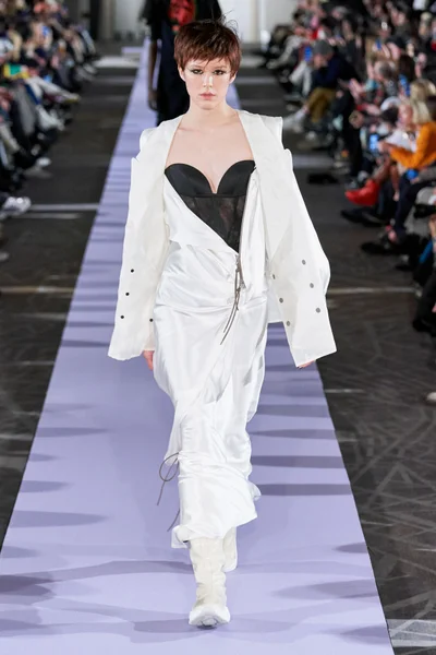 Look 23